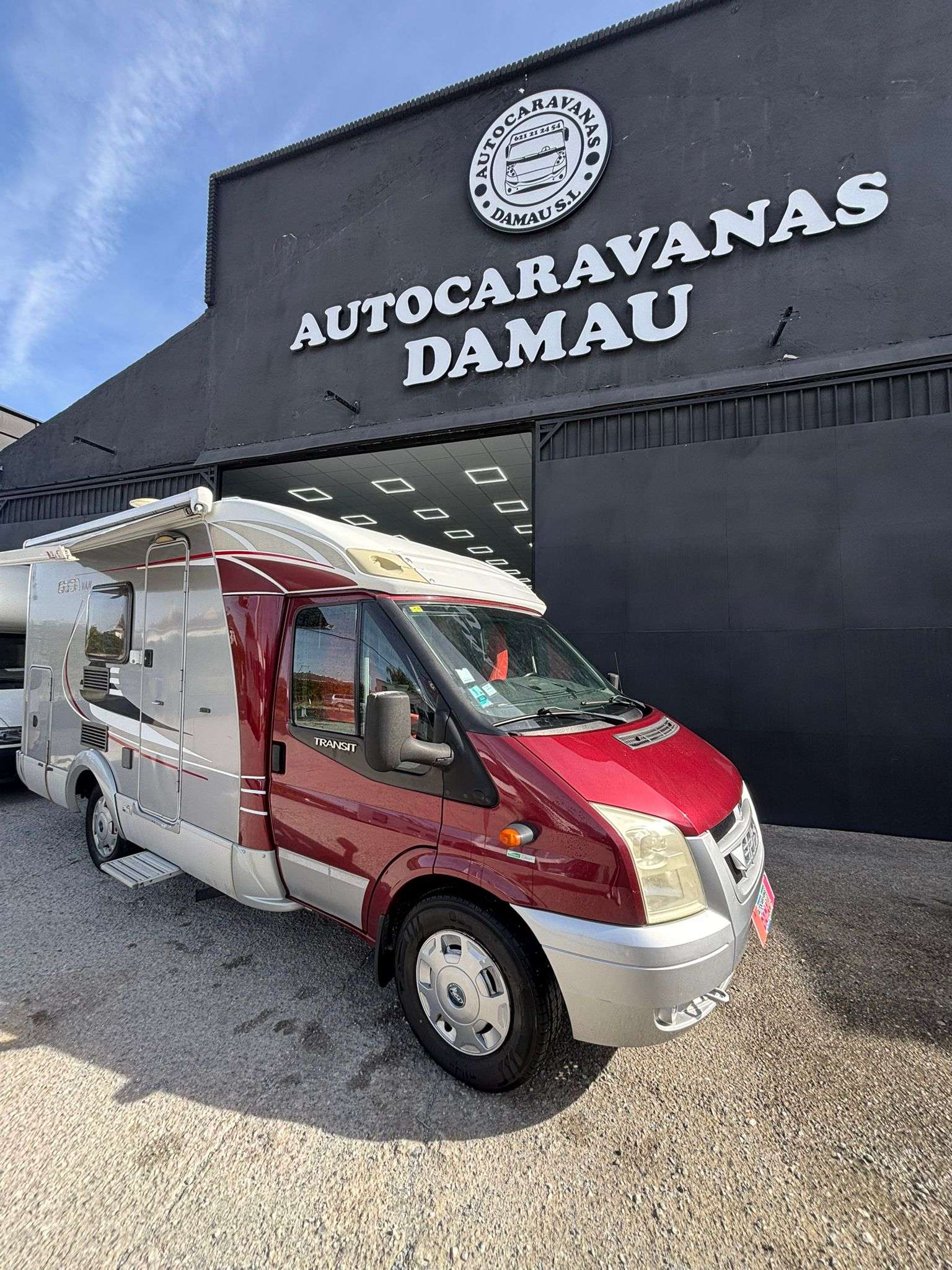 AUTOCARAVANA PERFILADA MINI HYMER ERIBA VAN - Imagen 6