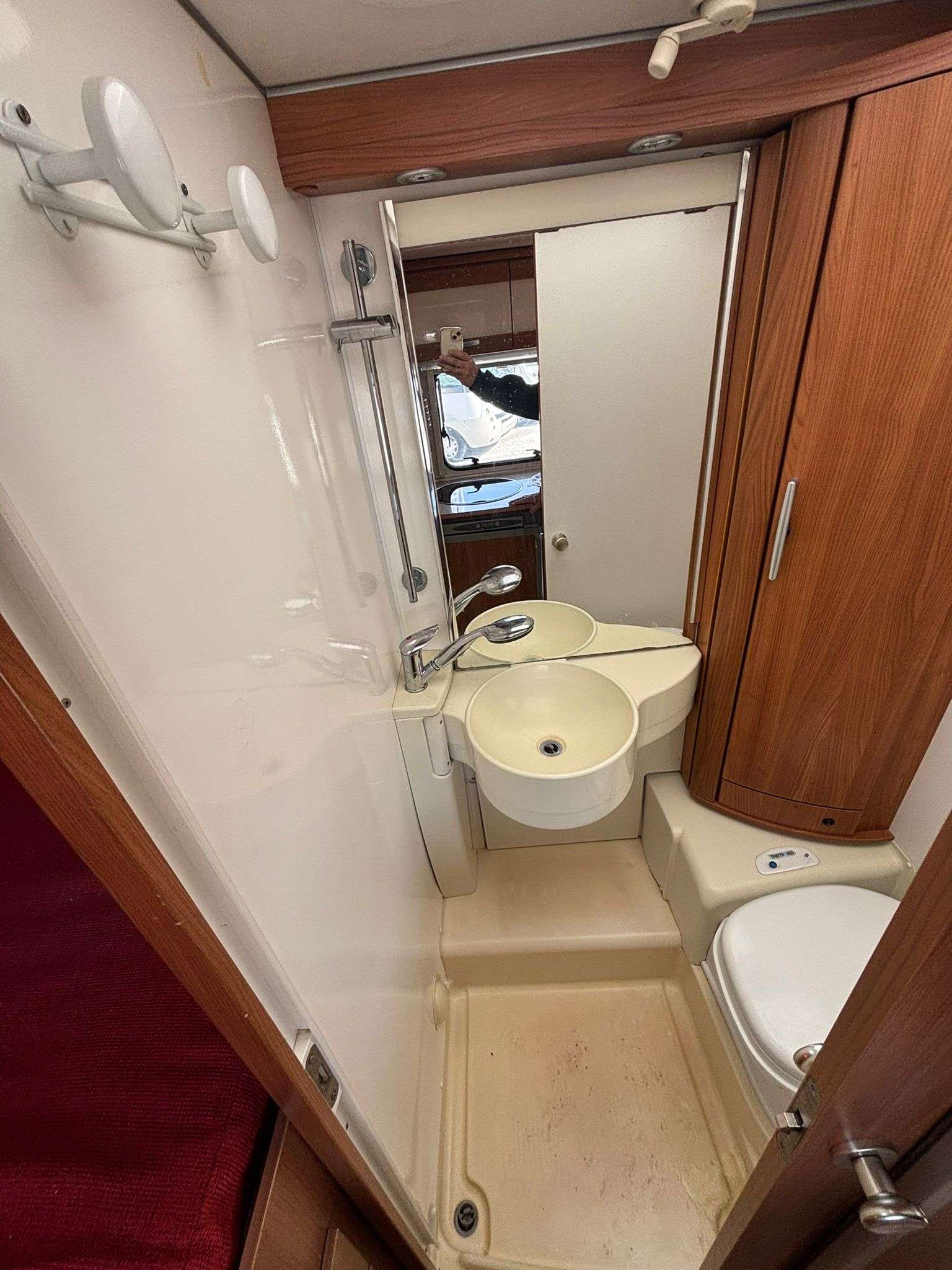 AUTOCARAVANA PERFILADA MINI HYMER ERIBA VAN - Imagen 8