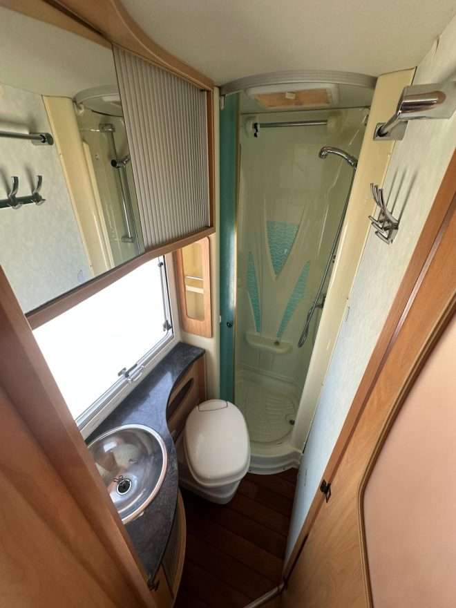 AUTOCARAVANA PERFILADA CHALLENGUER EDEN 310 - Imagen 9