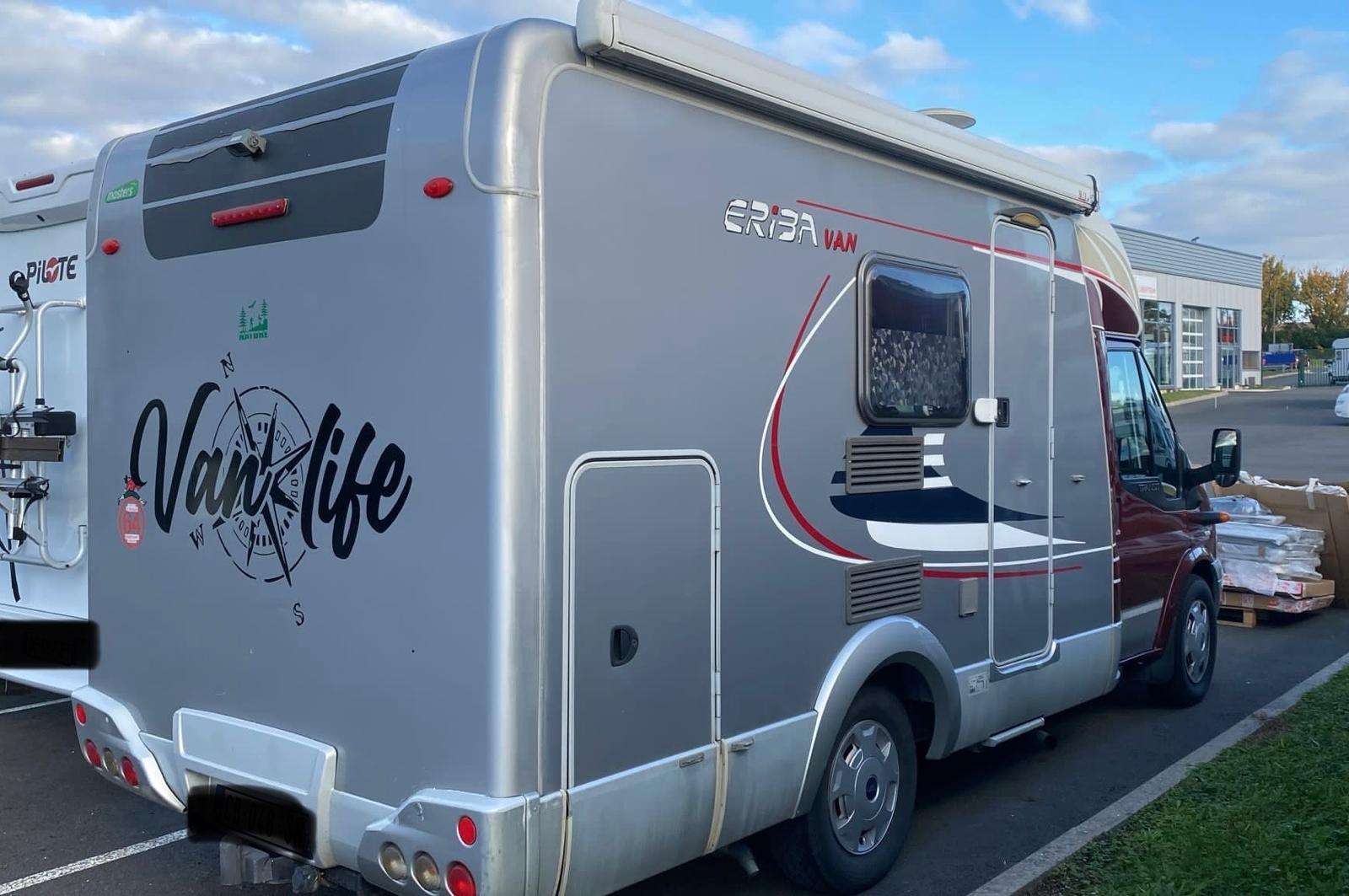 AUTOCARAVANA PERFILADA MINI HYMER ERIBA VAN - Imagen 7