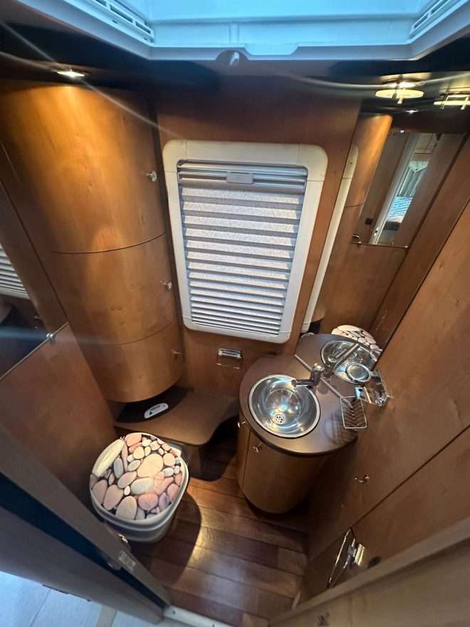 RESERVADA!!!AUTOCARAVANA INTEGRAL RAPIDO 997M CAMA TRANSVERSAL GARAGE - Imagen 11