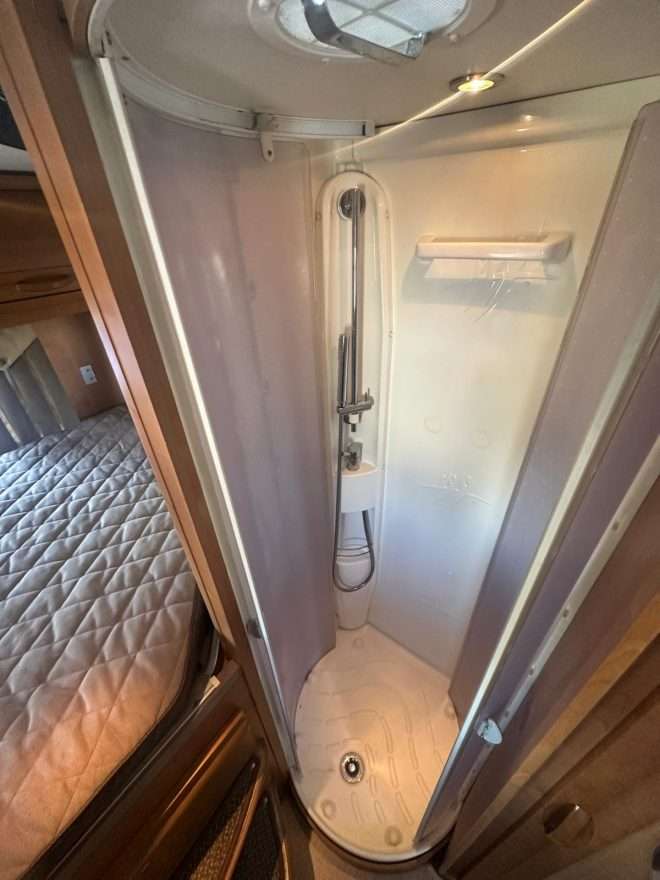 RESERVADA!!!AUTOCARAVANA INTEGRAL RAPIDO 997M CAMA TRANSVERSAL GARAGE - Imagen 9