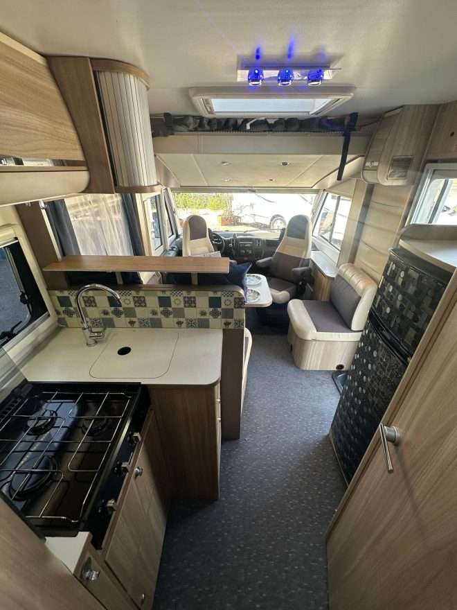 AUTOCARAVANA INTEGRAL ADRIA SONIC  AXESS I600SC CAMA ISLA - Imagen 6