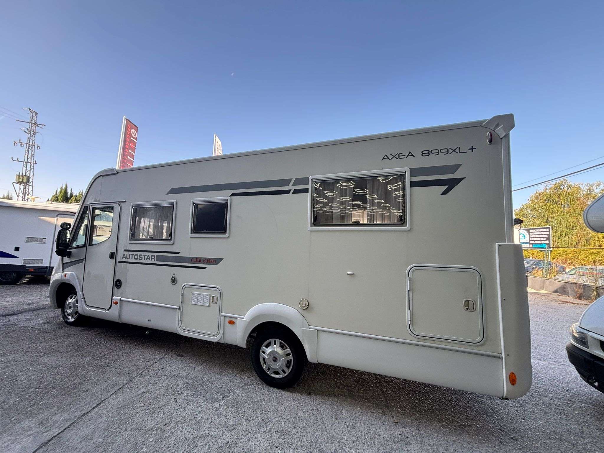 AUTOCARAVANA INTEGRAL AUTOSTAR AXEA 899XL+ CAMA ISLA - Imagen 4