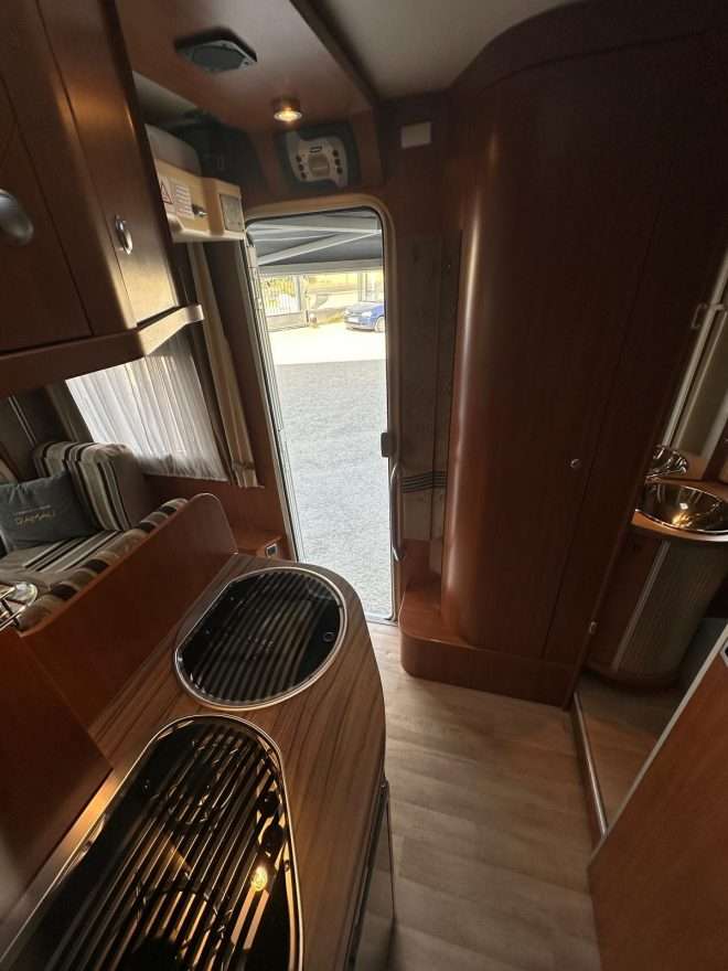 RESERVADA!!!AUTOCARAVANA PERFILADA  MINI CHAUSSON SWEET GRAN SALON - Imagen 13