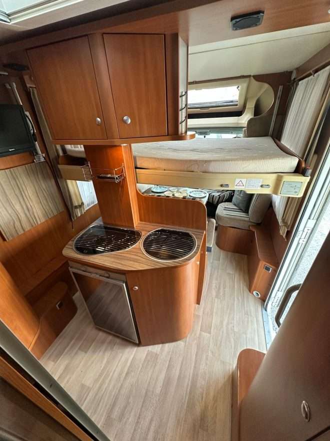 RESERVADA!!!AUTOCARAVANA PERFILADA  MINI CHAUSSON SWEET GRAN SALON - Imagen 9
