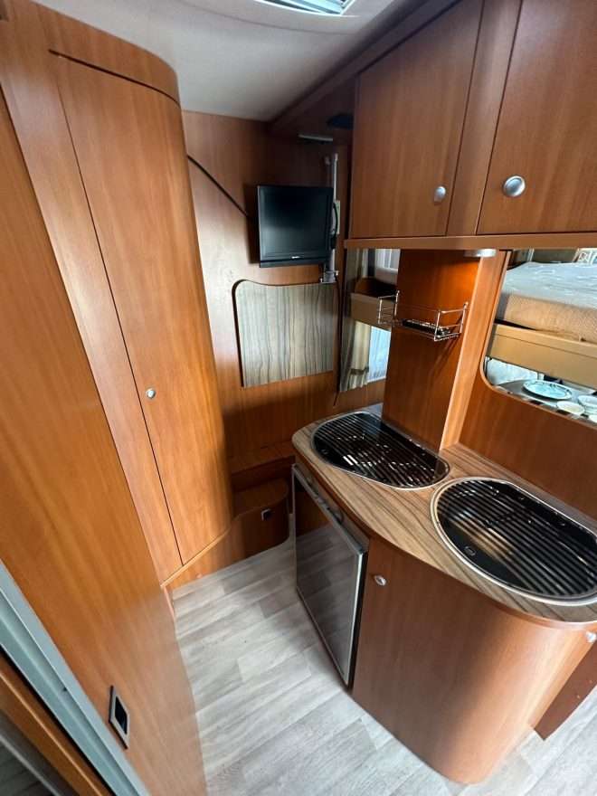 RESERVADA!!!AUTOCARAVANA PERFILADA  MINI CHAUSSON SWEET GRAN SALON - Imagen 10