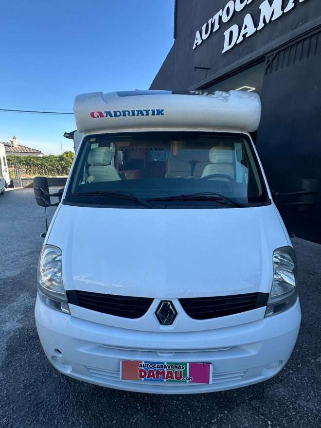 AUTOCARAVANA PERFILADA ADRIA GARAGE - Imagen 11