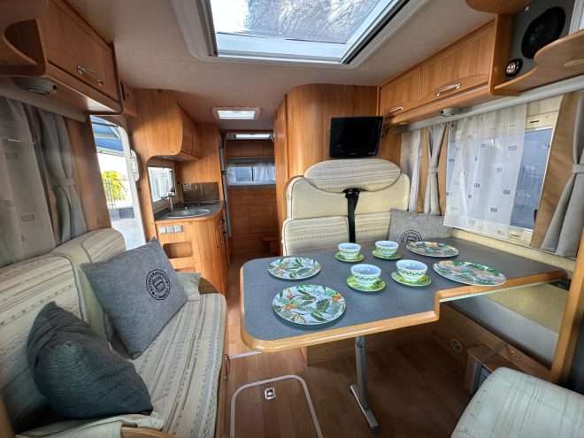 AUTOCARAVANA PERFILADA ADRIA GARAGE - Imagen 8