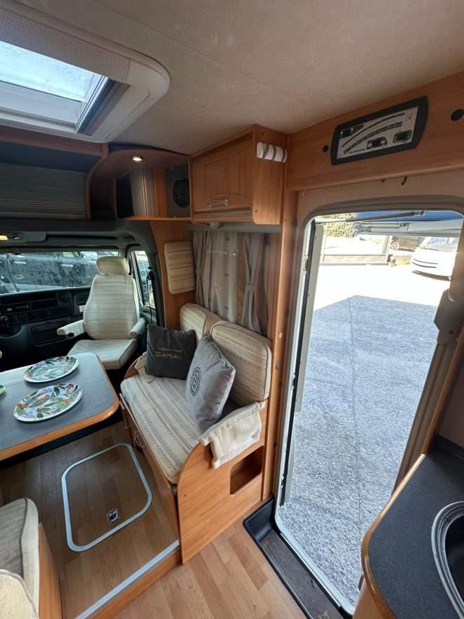 AUTOCARAVANA PERFILADA ADRIA GARAGE - Imagen 9