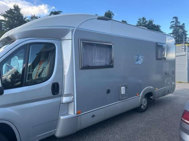 AUTOCARAVANA PERFILADA BURSTNER CAMA ISLA - Imagen 2