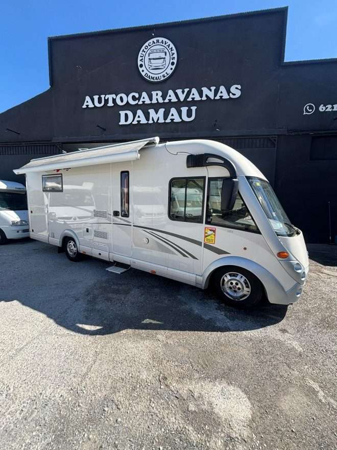 AUTOCARAVANA INTEGRAL CARTHAGO CHIC LINE CAMA ISLA