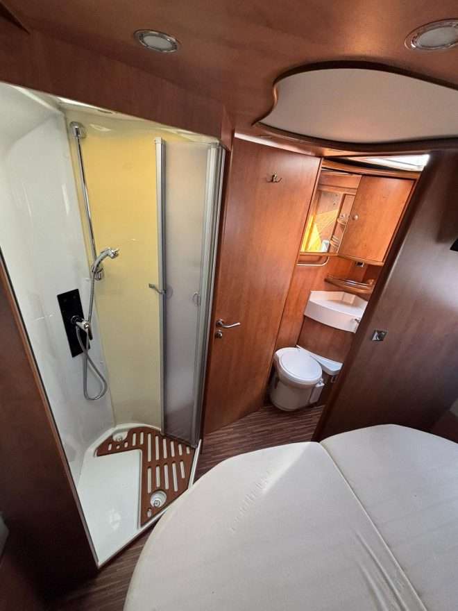 AUTOCARAVANA INTEGRAL CARTHAGO CHIC LINE CAMA ISLA - Imagen 4