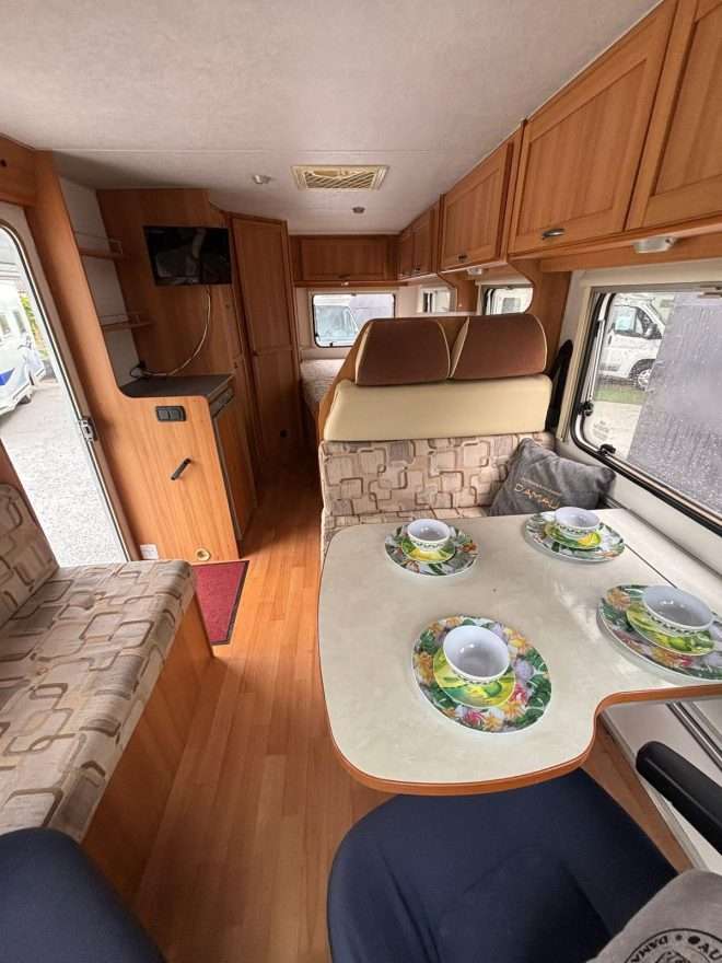 AUTOCARAVANA PERFILADA ELNAGH - Imagen 7