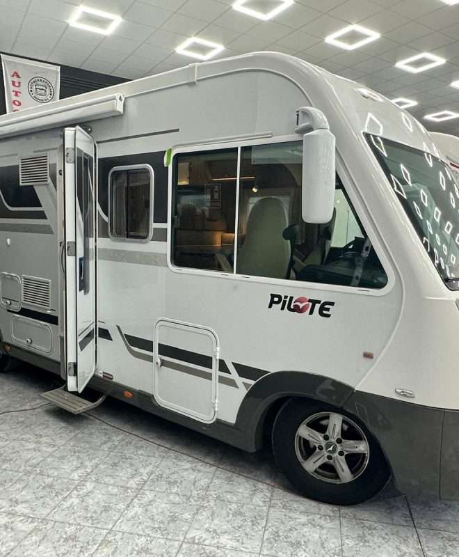RESERVADA!!!!AUTOCARAVANA INTEGRAL PILOTE  EXPLORATEUR DIAMOND EDITION CAMA ISLA