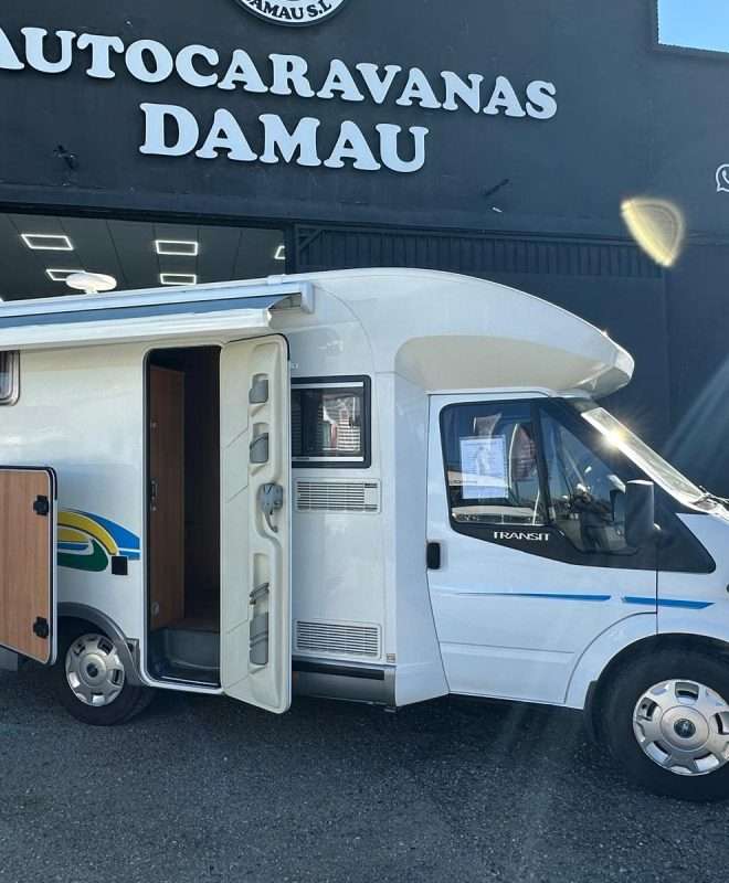 RESERVADA!!!AUTOCARAVANA PERFILADA MINI CHAUSSON FLASH 04 GARAGE