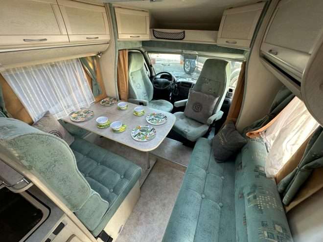 AUTOCARAVANA PERFILADA FLEURETTE LE PUFFIN GARAGE - Imagen 7