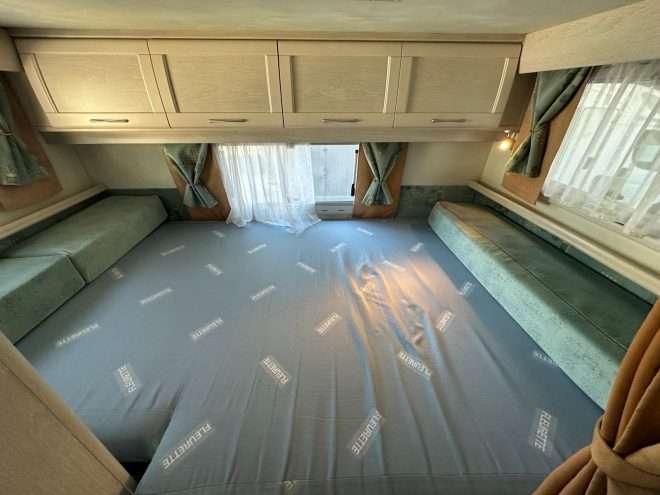 AUTOCARAVANA PERFILADA FLEURETTE LE PUFFIN GARAGE - Imagen 9