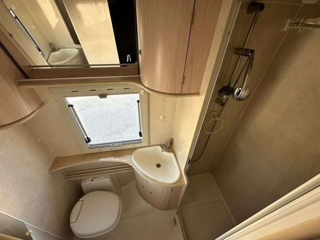AUTOCARAVANA PERFILADA FLEURETTE LE PUFFIN GARAGE - Imagen 10