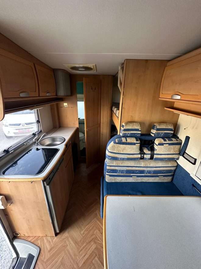 AUTOCARAVANA CAPUCHINA MC LOUIS GLEN MINI 6 plazas - Imagen 12