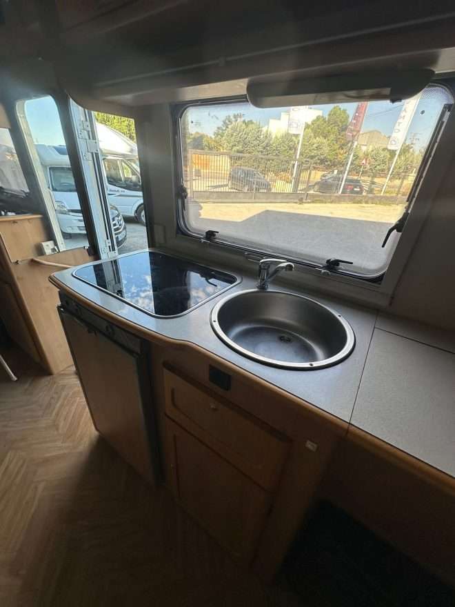 AUTOCARAVANA CAPUCHINA MC LOUIS GLEN MINI 6 plazas - Imagen 9