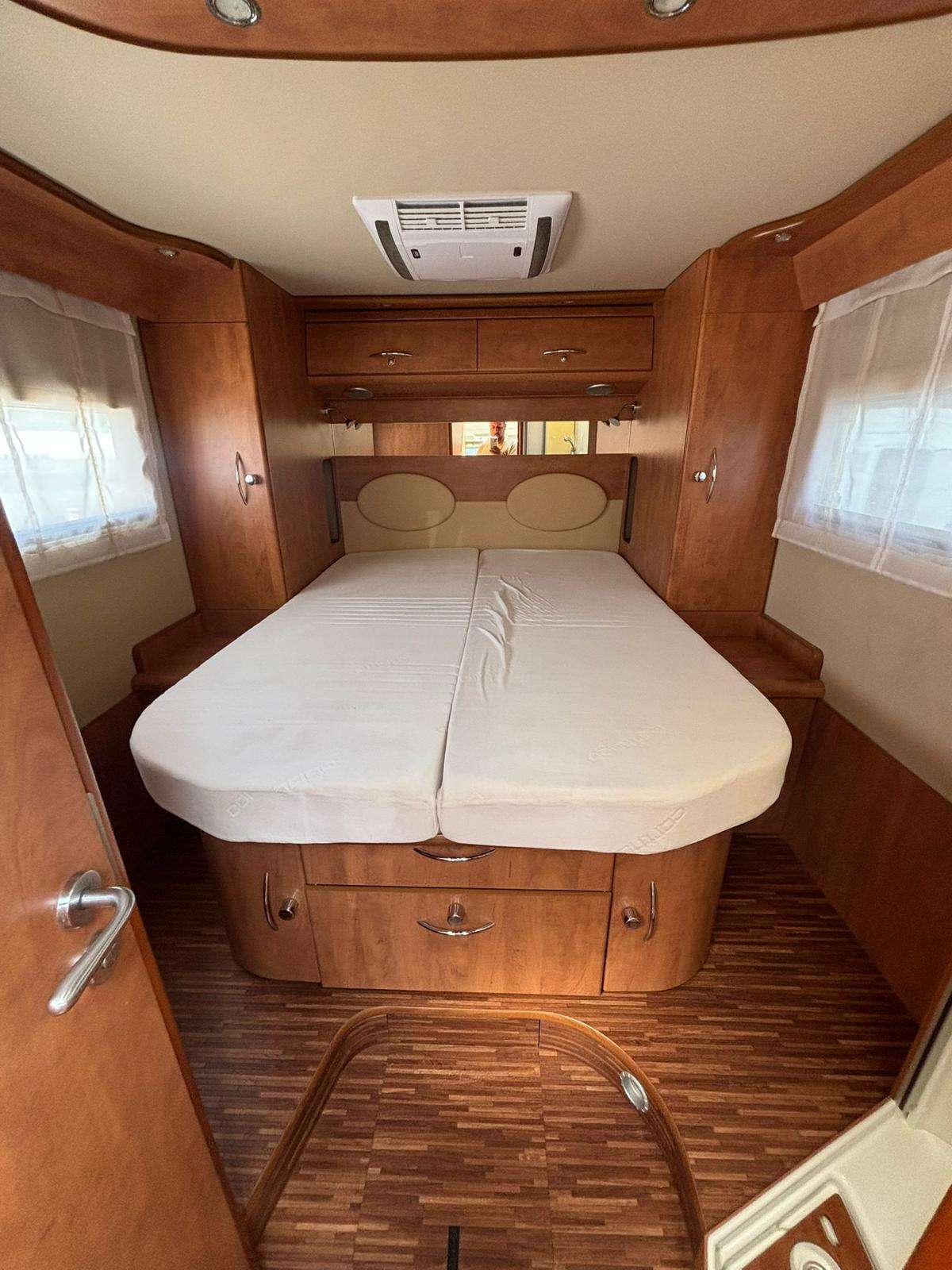 RESERVADA!!!AUTOCARAVANA PERFILADA CI NACRE 65XT CAMA ISLA - Imagen 4