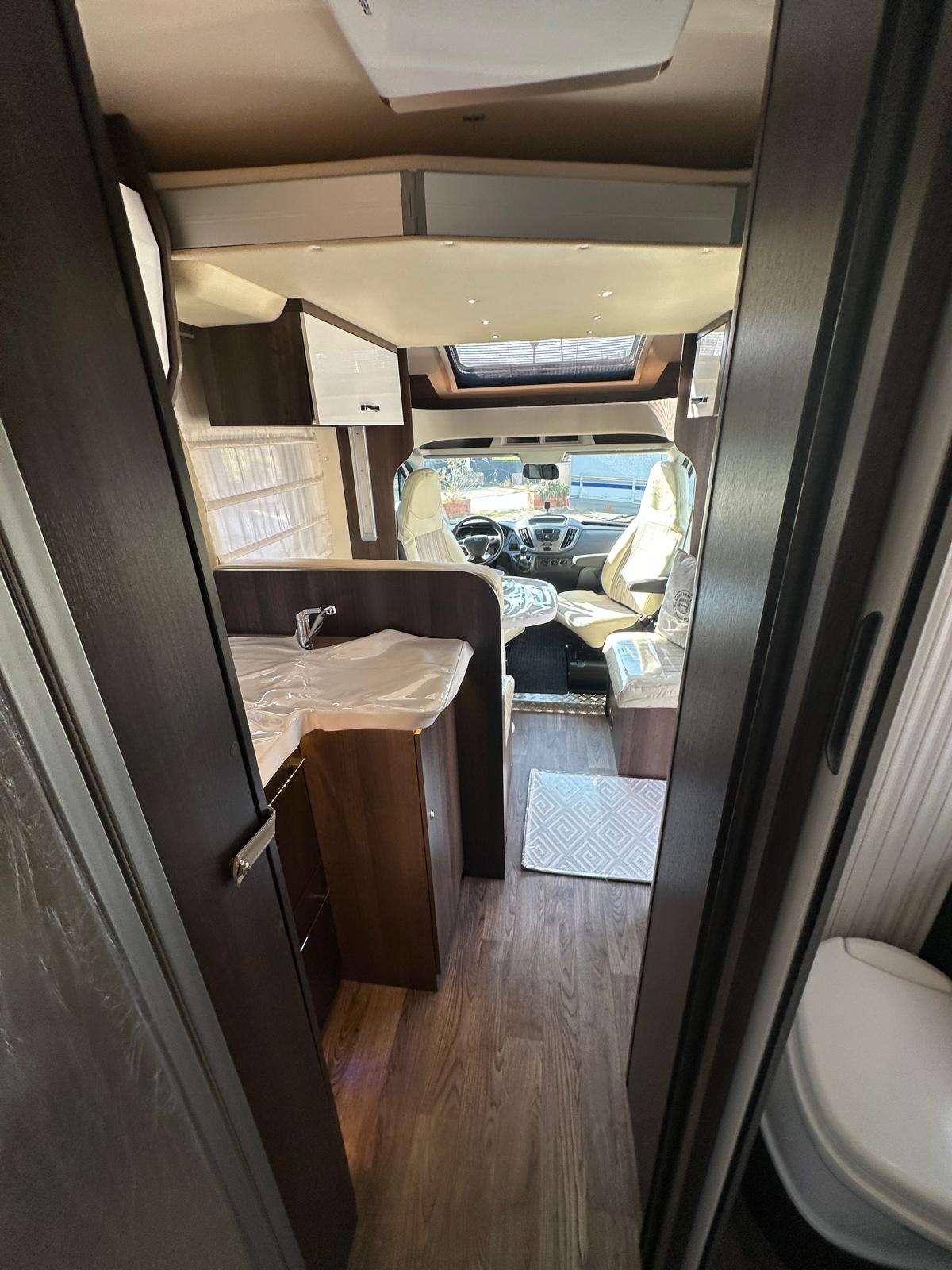 RESERVADA!!!AUTOCARAVANA PERFILADA CI NACRE 65XT CAMA ISLA - Imagen 14