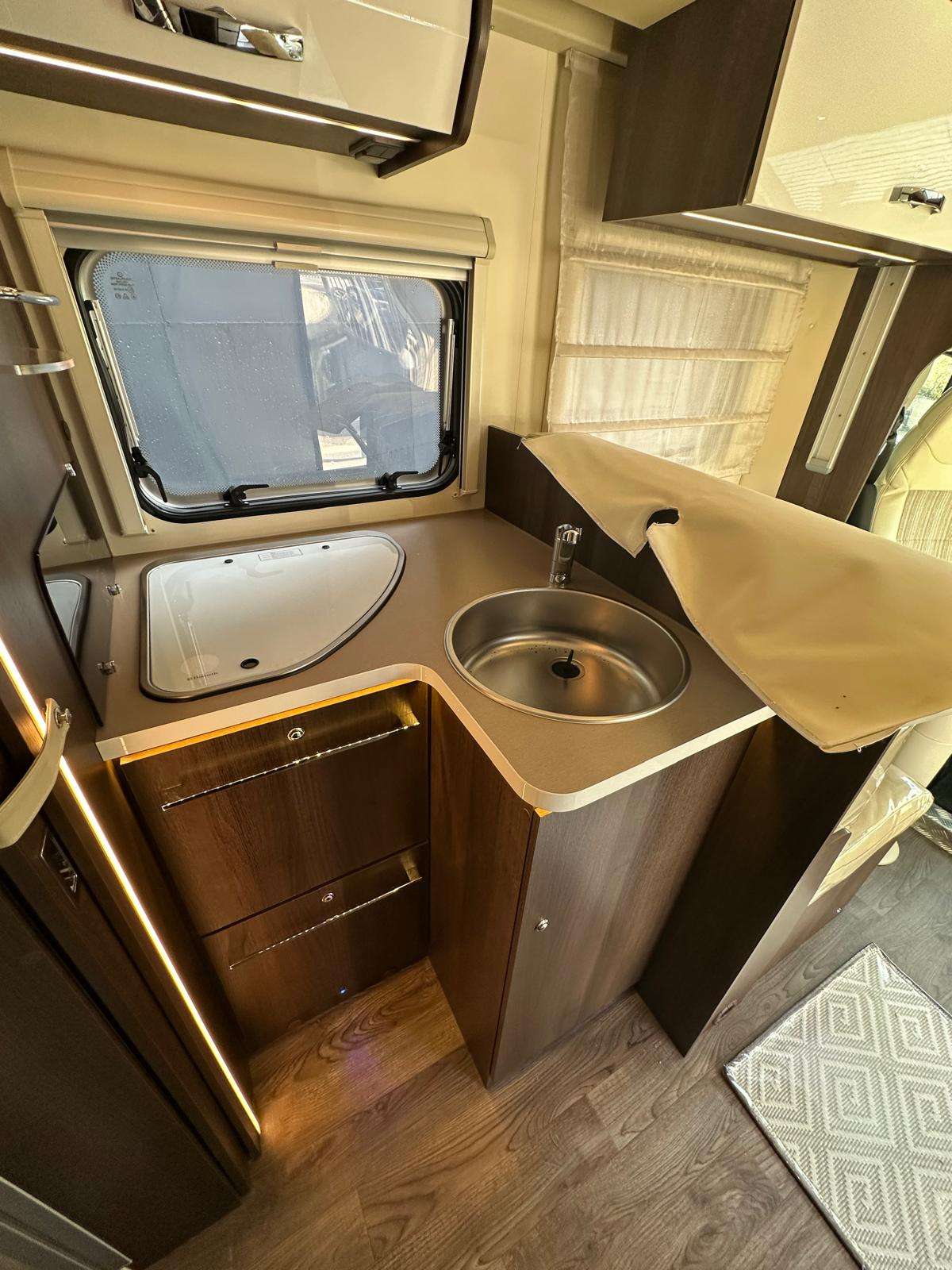 RESERVADA!!!AUTOCARAVANA PERFILADA CI NACRE 65XT CAMA ISLA - Imagen 15