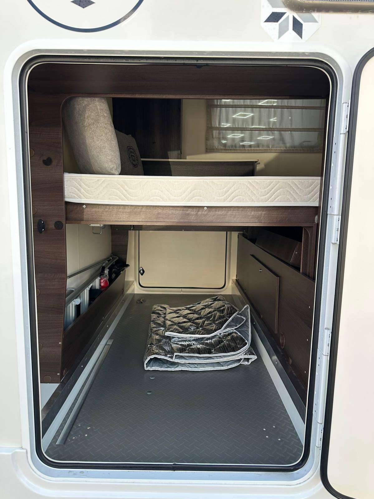 RESERVADA!!!AUTOCARAVANA PERFILADA CI NACRE 65XT CAMA ISLA - Imagen 9