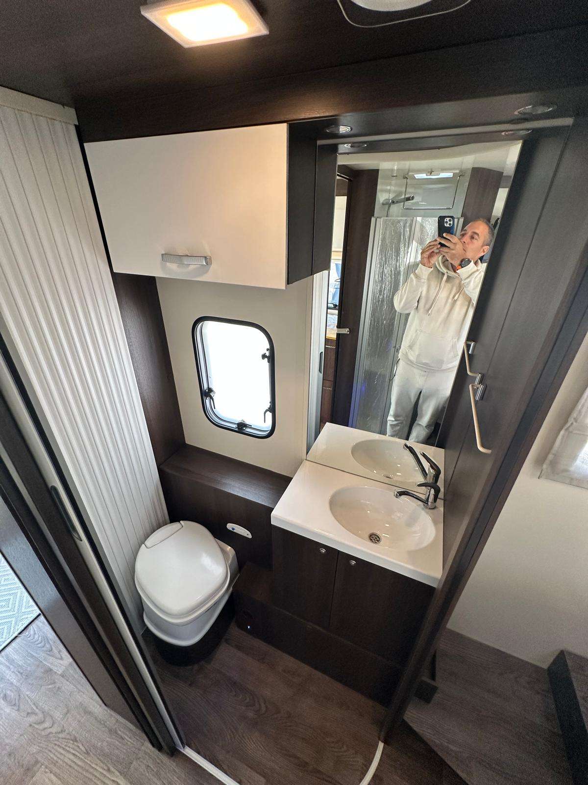 RESERVADA!!!AUTOCARAVANA PERFILADA CI NACRE 65XT CAMA ISLA - Imagen 12