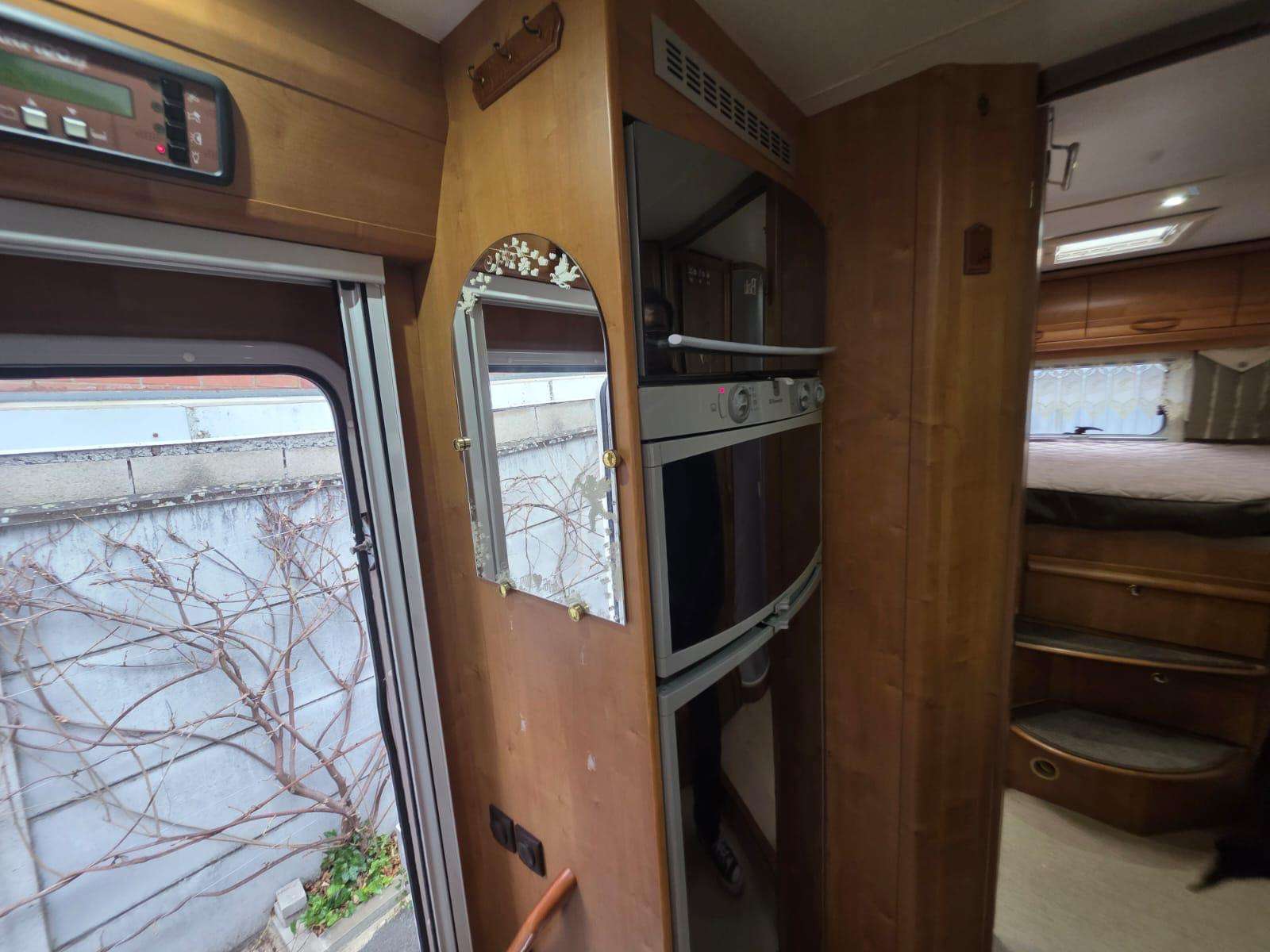 AUTOCARAVANA INTEGRAL RAPIDO 9097DF CAMA TRANSVERSAL - Imagen 11