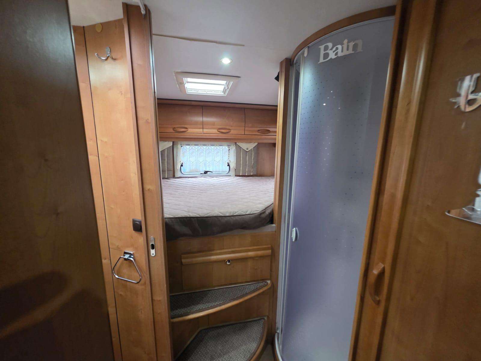 AUTOCARAVANA INTEGRAL RAPIDO 9097DF CAMA TRANSVERSAL - Imagen 10