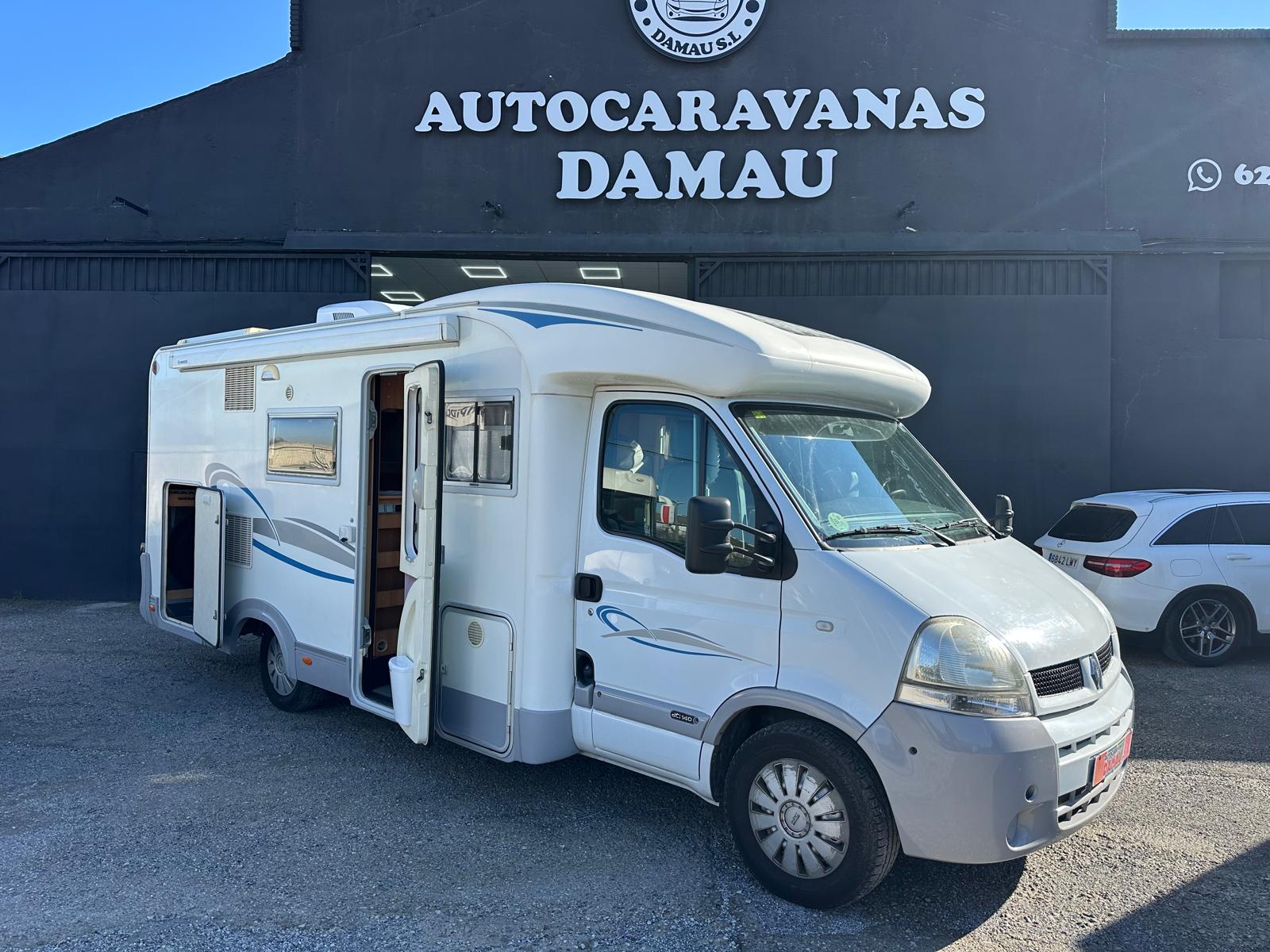 AUTOCARAVANA PERFILADA ADRIA GARAGE PORTAMOTOS