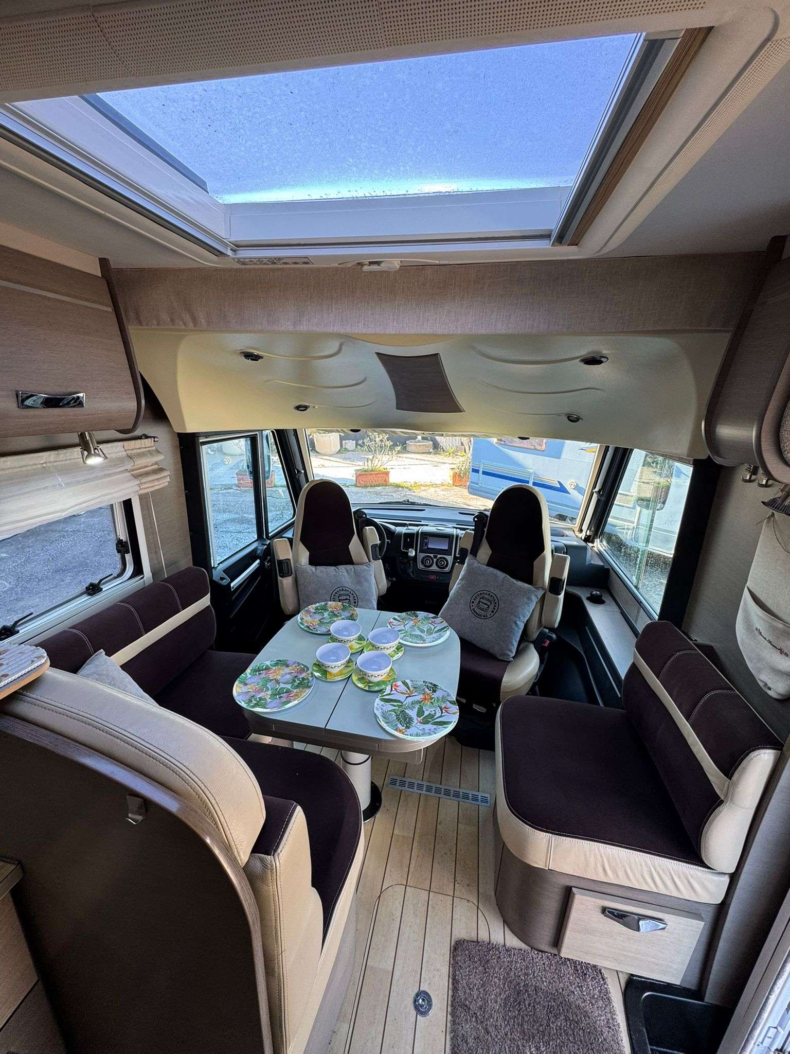 RESERVADA!!!AUTOCARAVANA INTEGRAL BAVARIA FJORD CAMA ISLA - Imagen 5