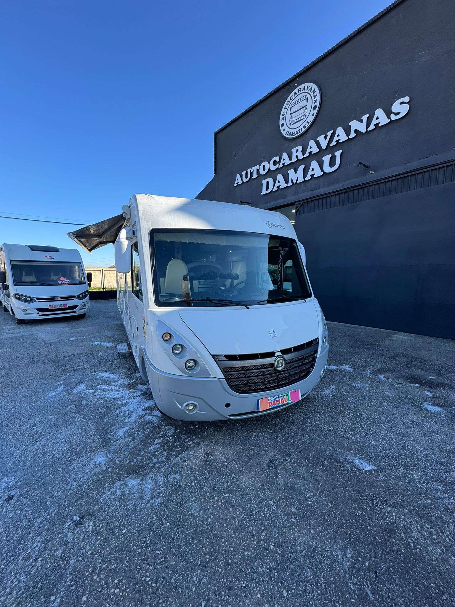 RESERVADA!!!AUTOCARAVANA INTEGRAL BAVARIA FJORD CAMA ISLA - Imagen 2