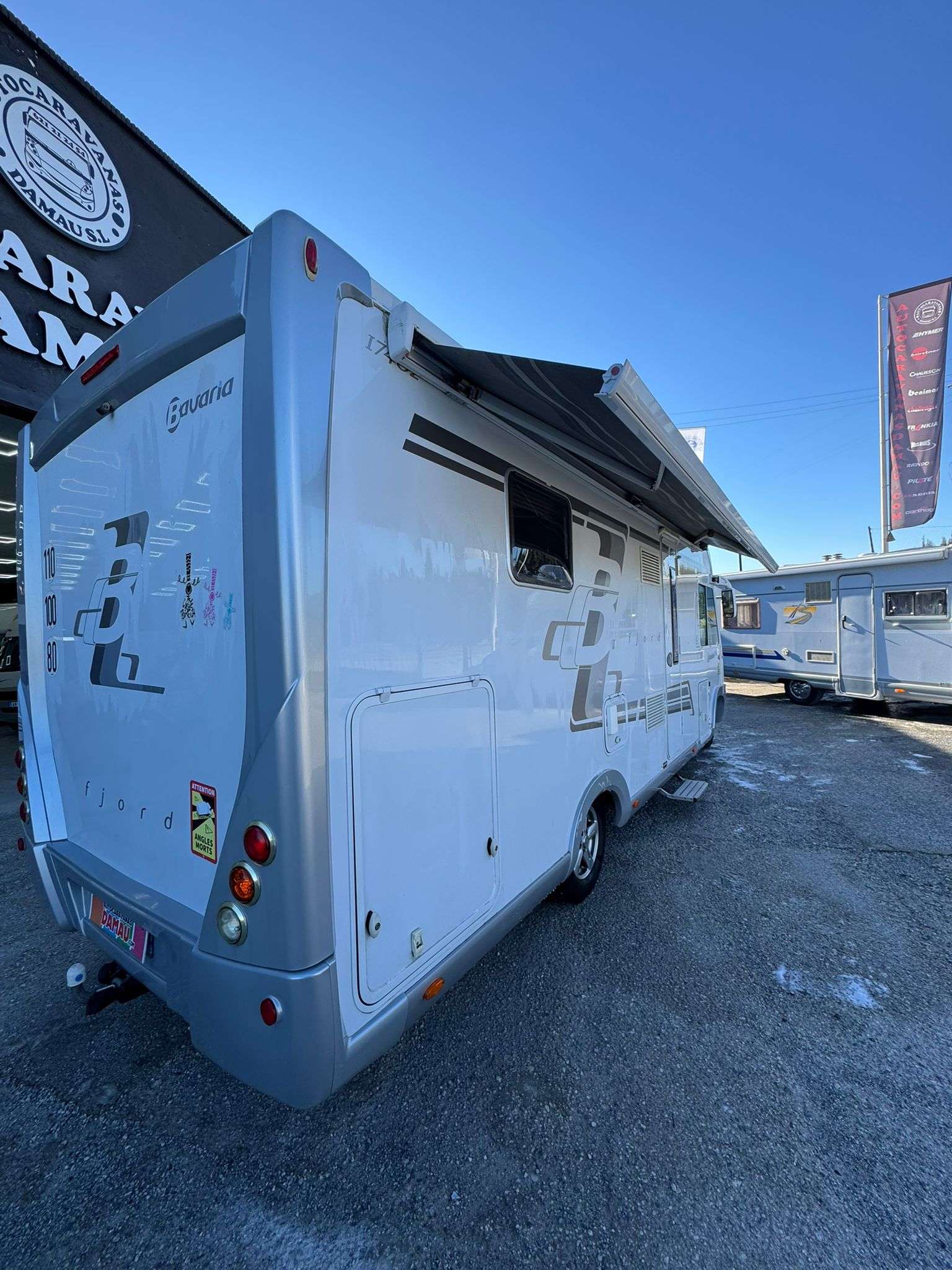 RESERVADA!!!AUTOCARAVANA INTEGRAL BAVARIA FJORD CAMA ISLA - Imagen 3