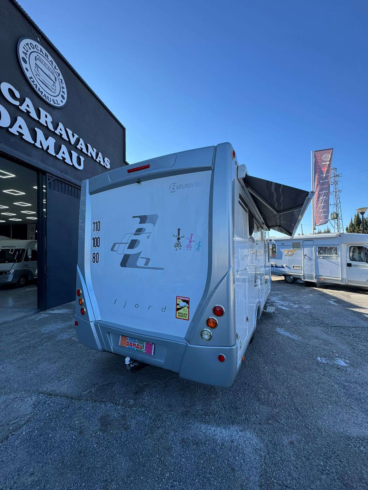 RESERVADA!!!AUTOCARAVANA INTEGRAL BAVARIA FJORD CAMA ISLA - Imagen 4