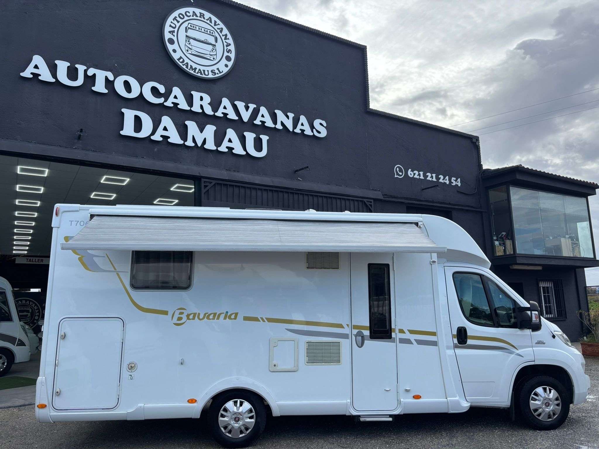 AUTOCARAVANA PERFILADA BAVARIA T705 CAMA ISLA