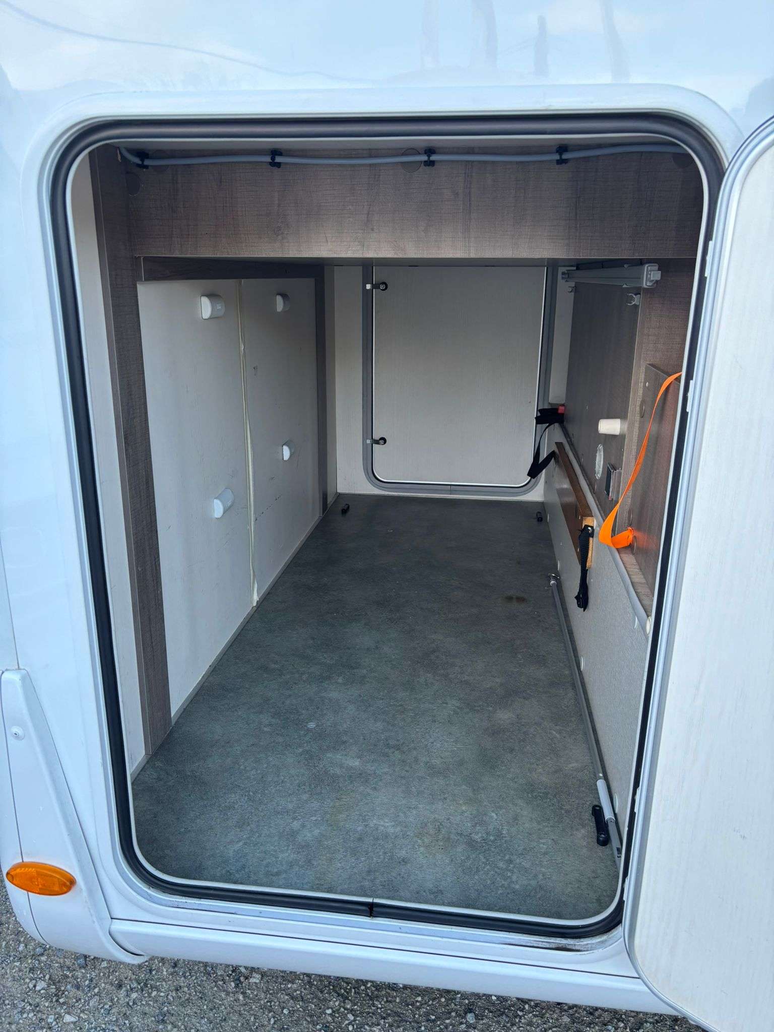 AUTOCARAVANA PERFILADA BAVARIA T705 CAMA ISLA - Imagen 5