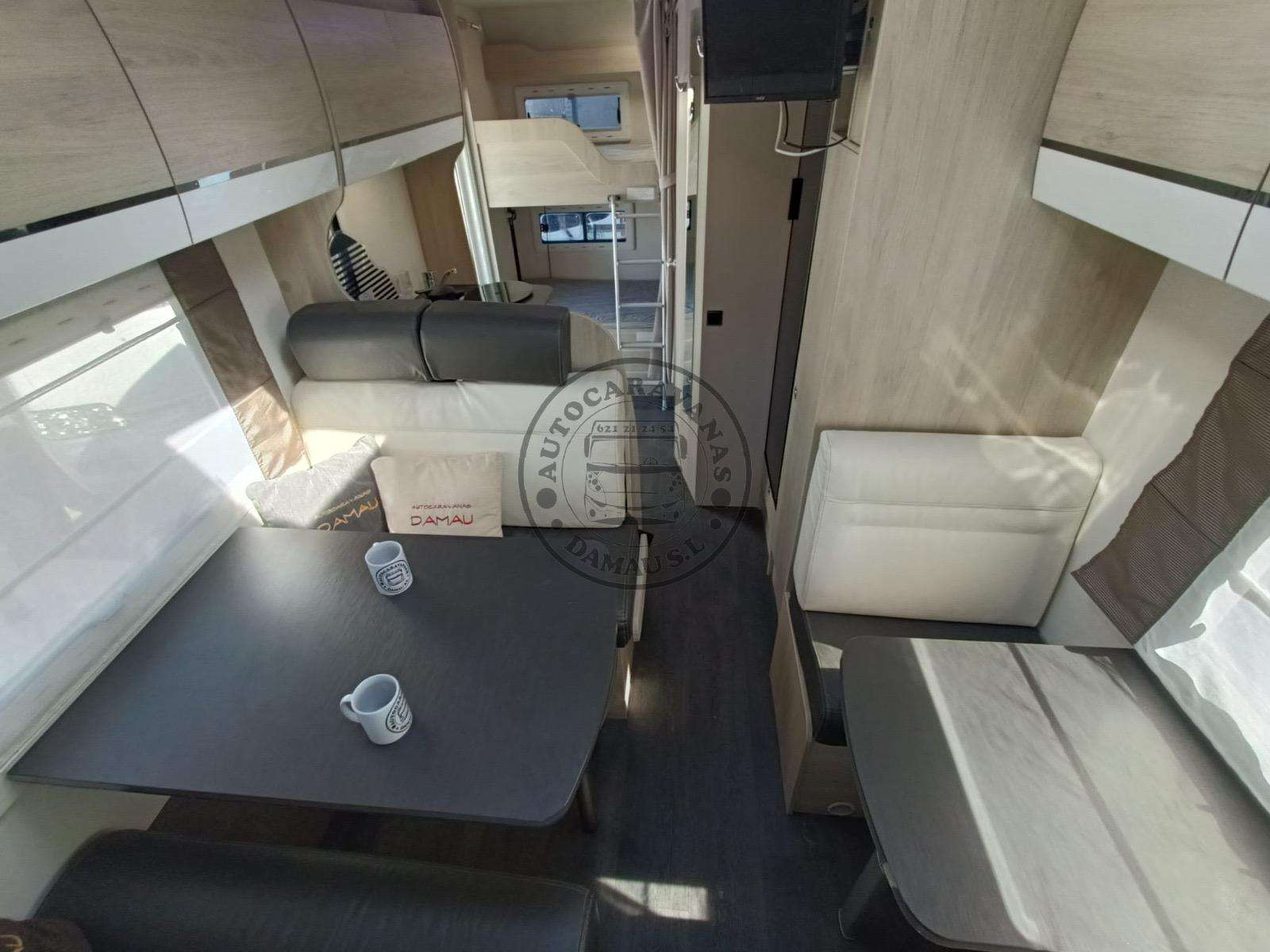 AUTOCARAVANA CAPUCHINA CHAUSSON FLASH C656 - Imagen 5