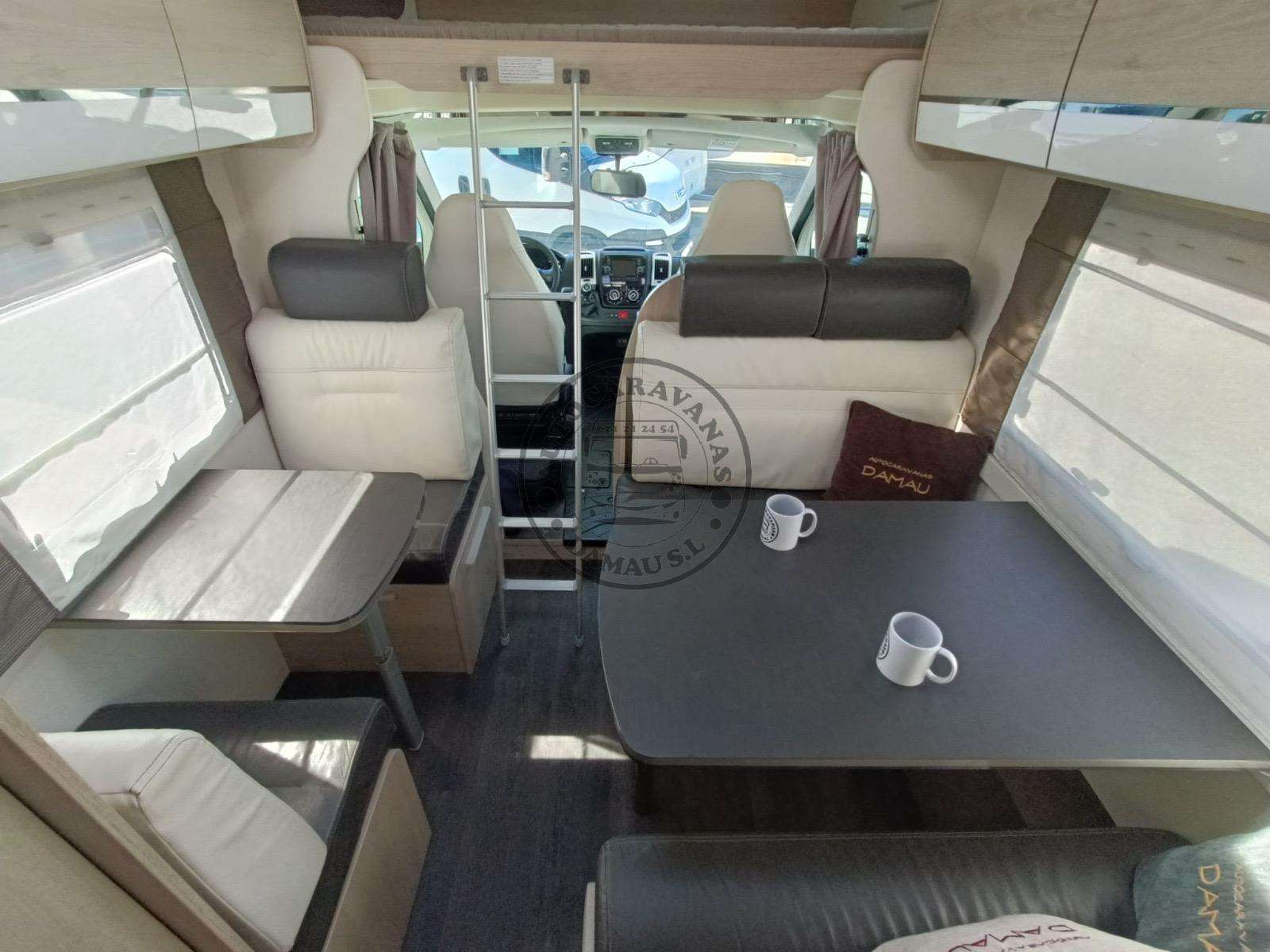 AUTOCARAVANA CAPUCHINA CHAUSSON FLASH C656 - Imagen 4