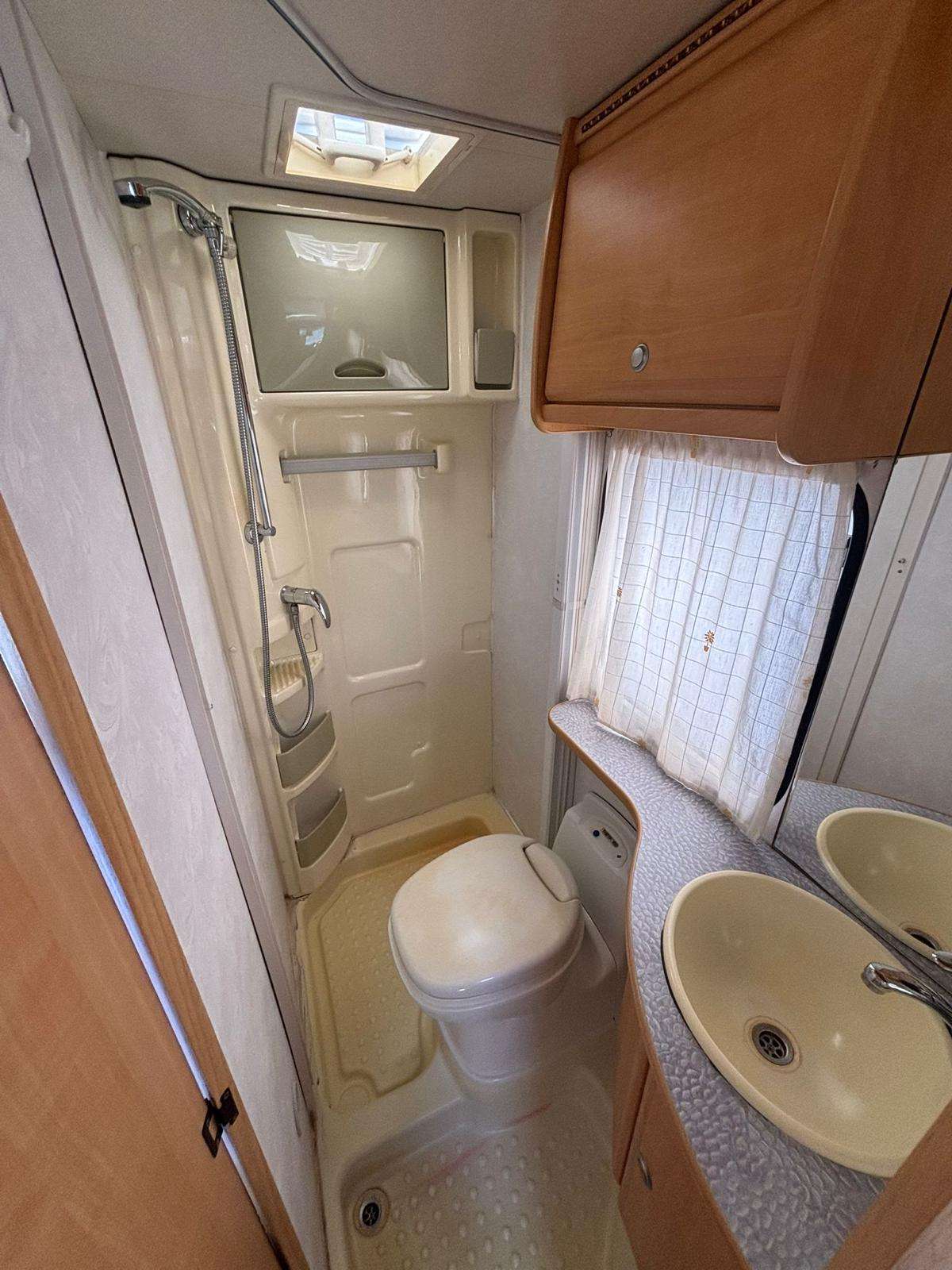 AUTOCARAVANA PERFILADA CHALLENGUER 107 - Imagen 10