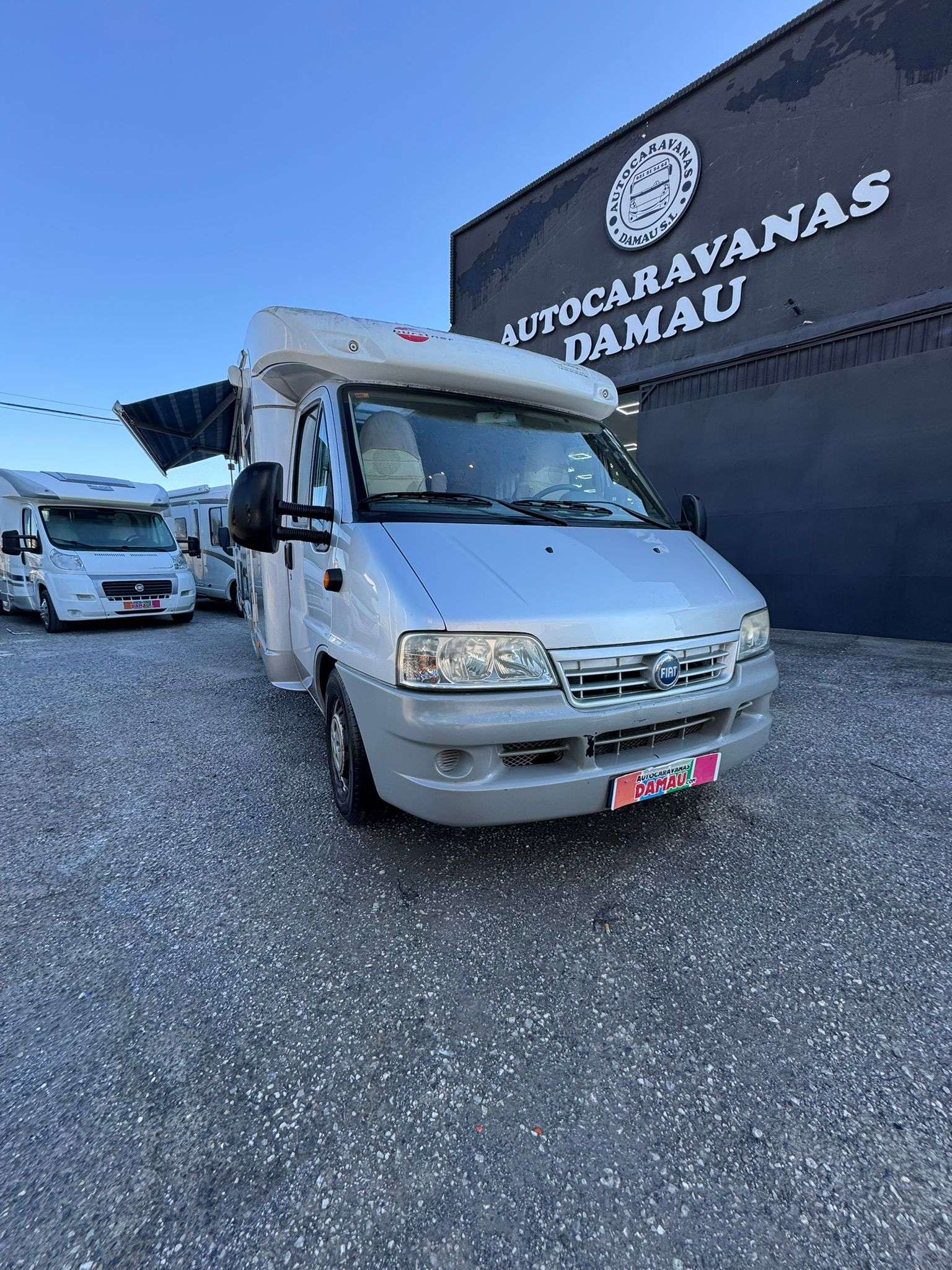 AUTOCARAVANA PERFILADA BURSTNER T615 - Imagen 3