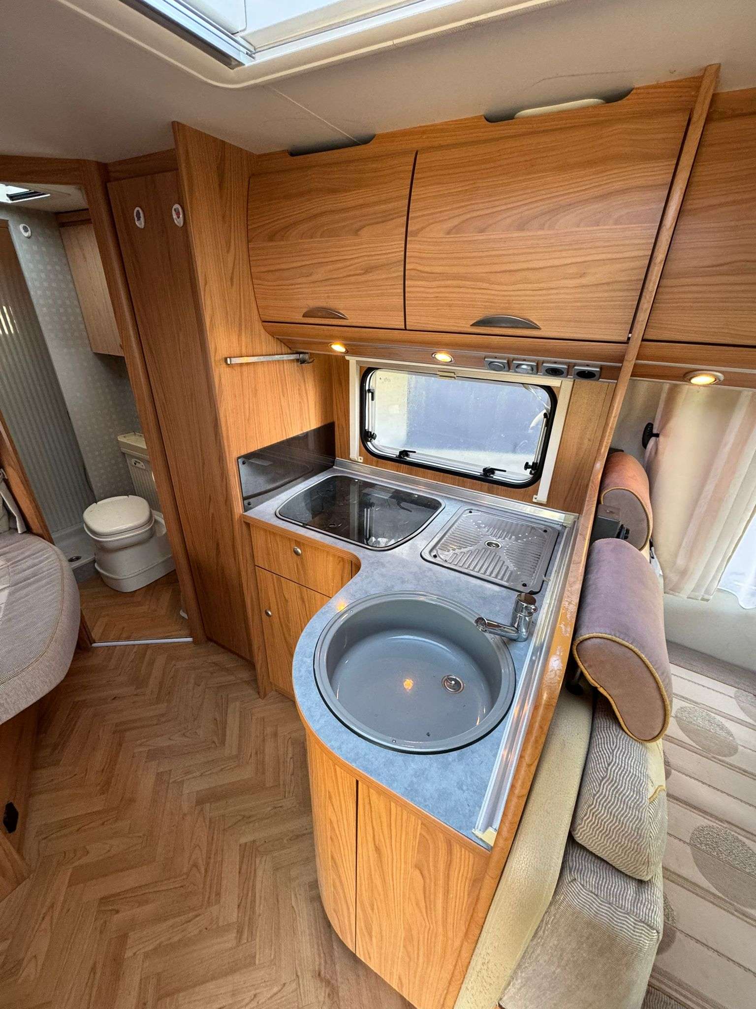 AUTOCARAVANA PERFILADA BURSTNER T615 - Imagen 8