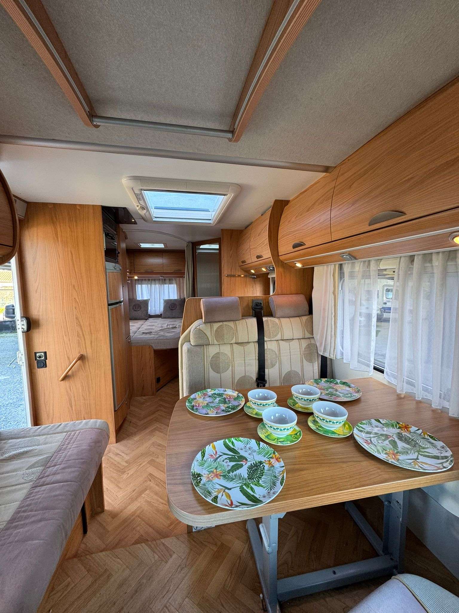 AUTOCARAVANA PERFILADA BURSTNER T615 - Imagen 6