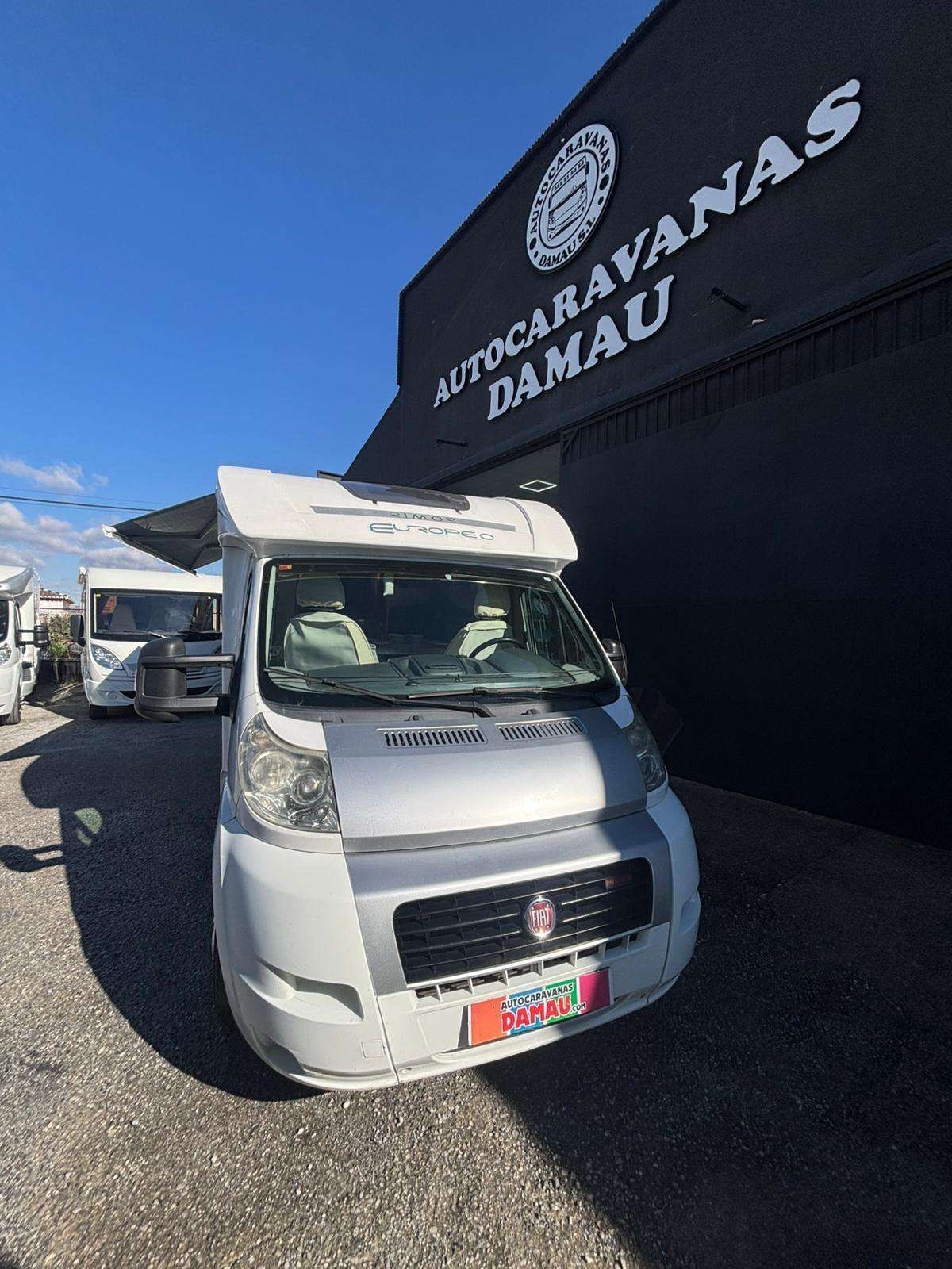 AUTOCARAVANA PERFILADA RIMOR EUROPEO 69P CAMA ISLA - Imagen 2