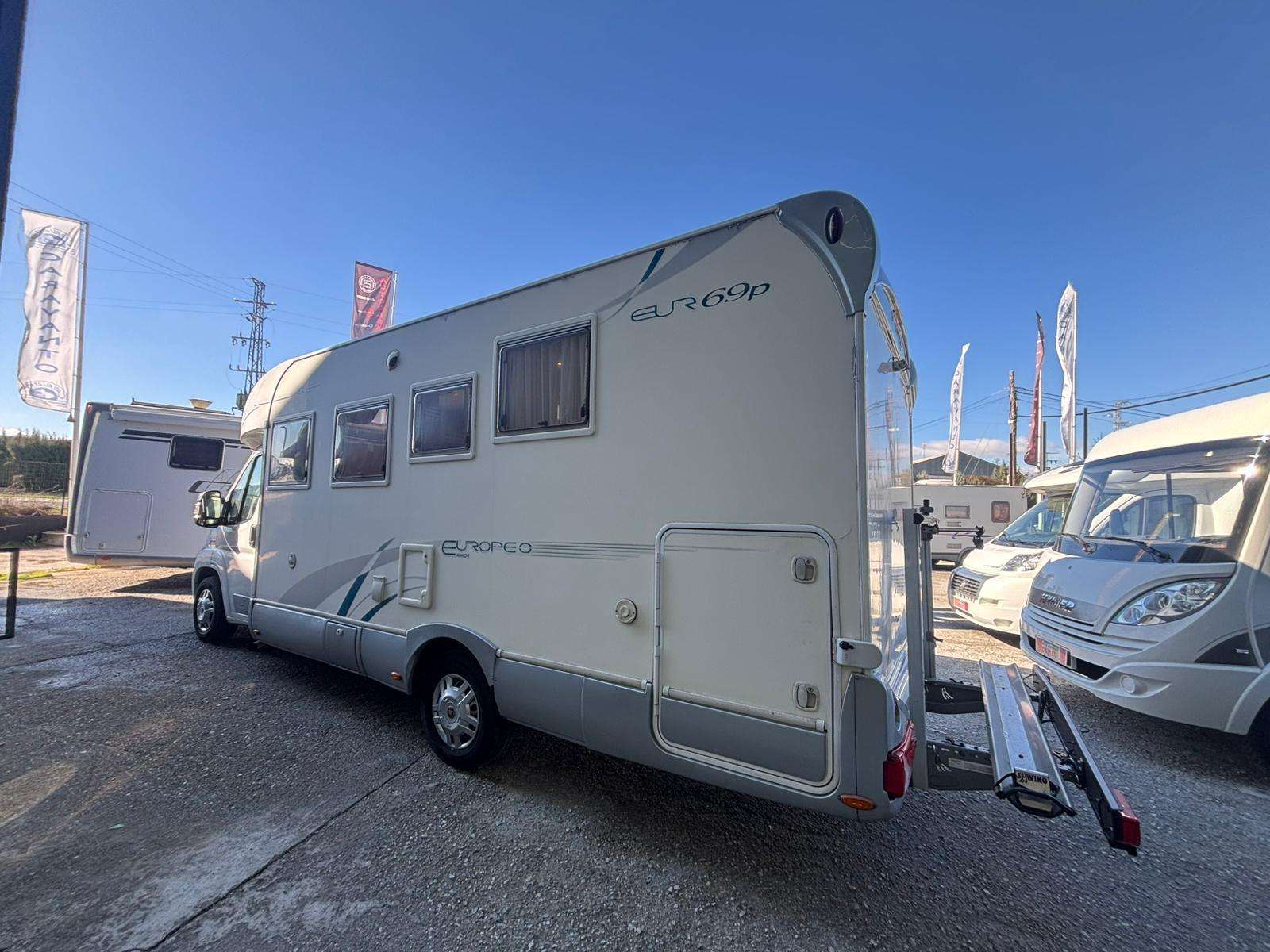 AUTOCARAVANA PERFILADA RIMOR EUROPEO 69P CAMA ISLA - Imagen 5