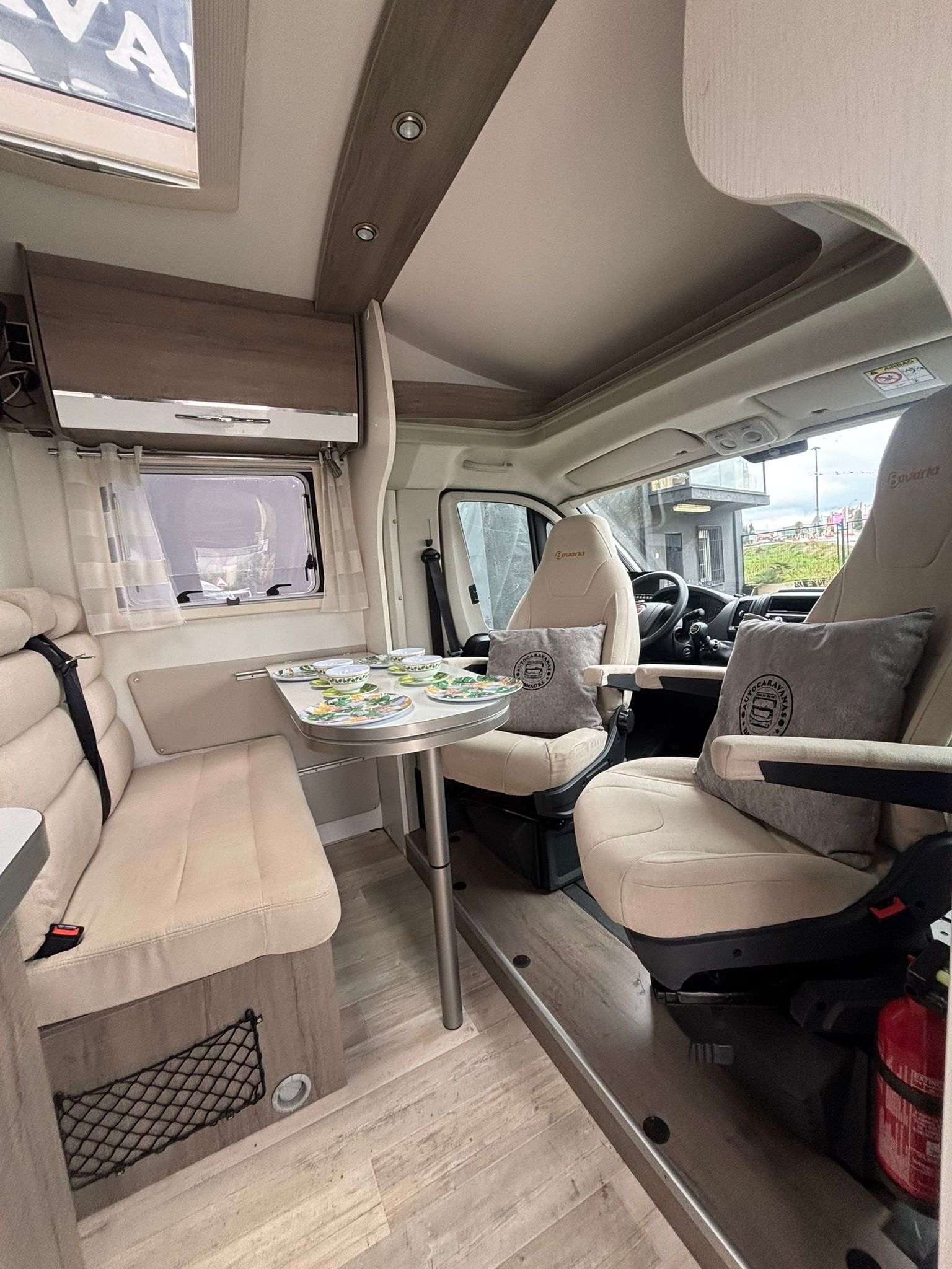 AUTOCARAVANA PERFILADA BAVARIA T650 STYLE/ CAMA ISLA - Imagen 5