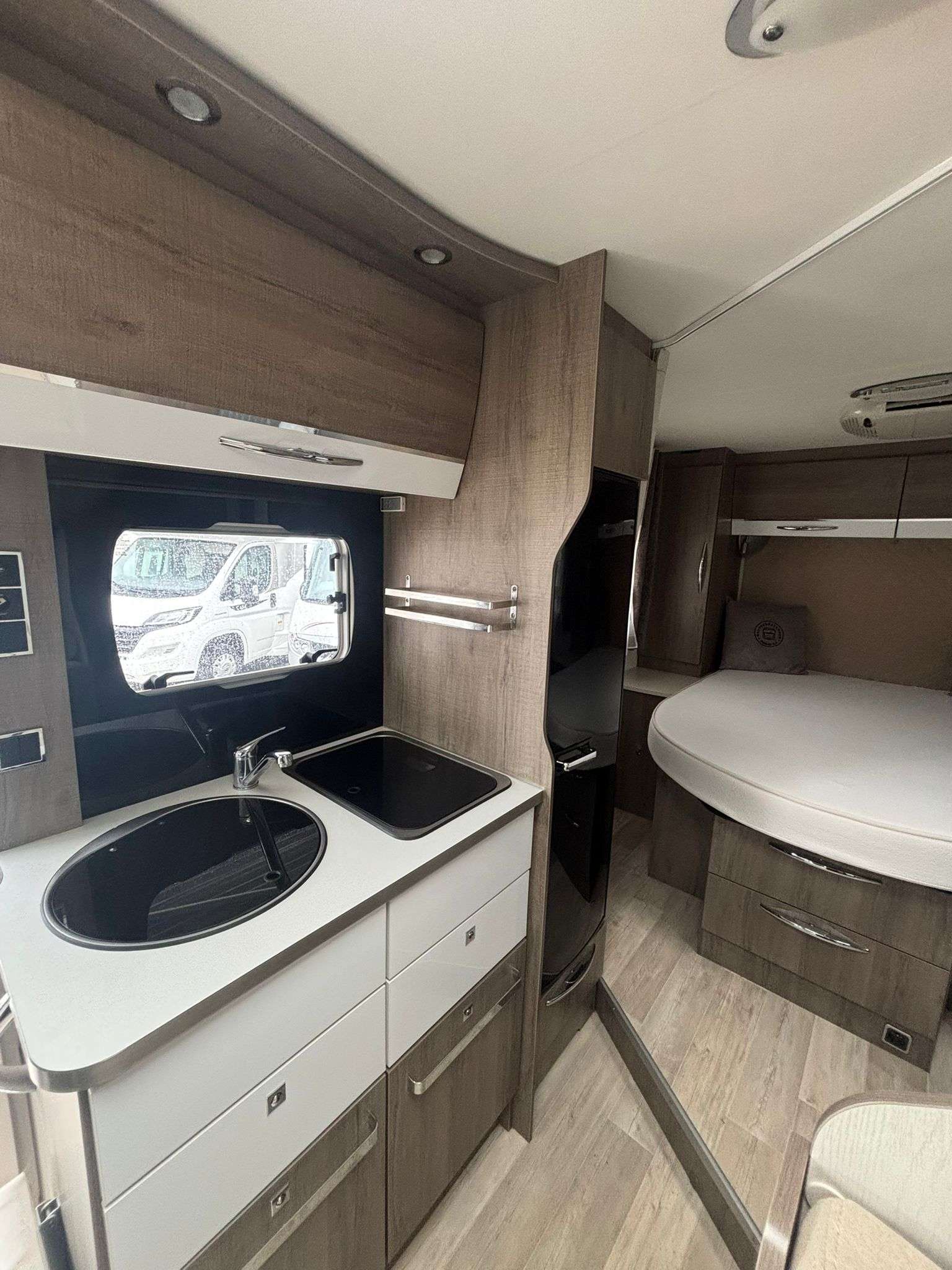 AUTOCARAVANA PERFILADA BAVARIA T650 STYLE/ CAMA ISLA - Imagen 7