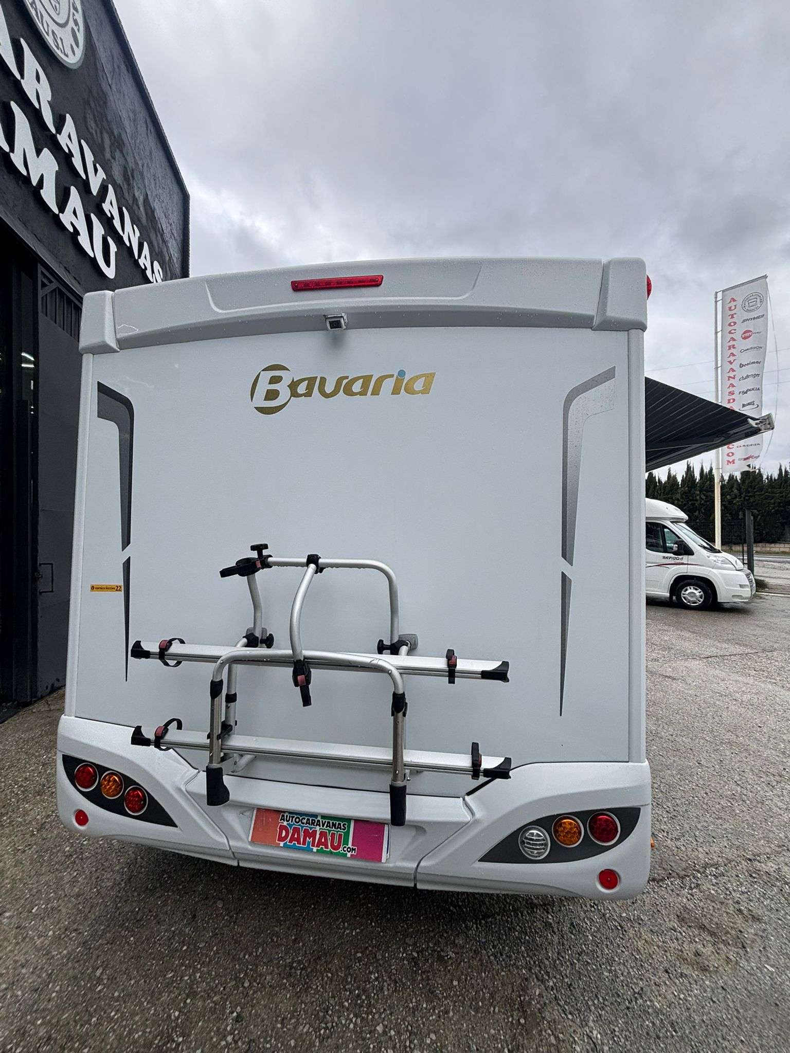 AUTOCARAVANA PERFILADA BAVARIA T650 STYLE/ CAMA ISLA - Imagen 3